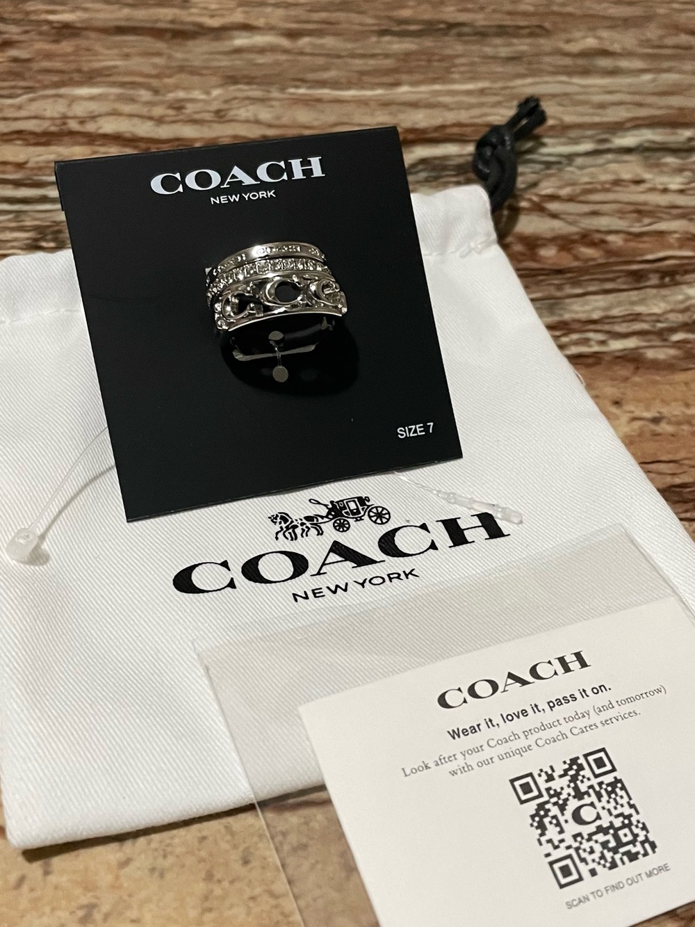 Coach - Picture 5 of 5